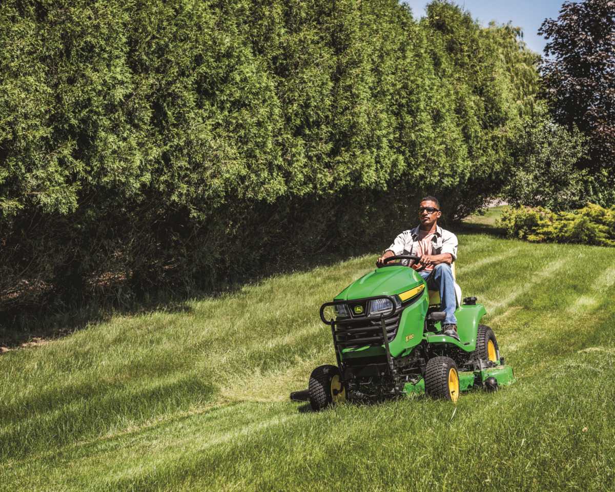X300-Series-Lawn-Tractors